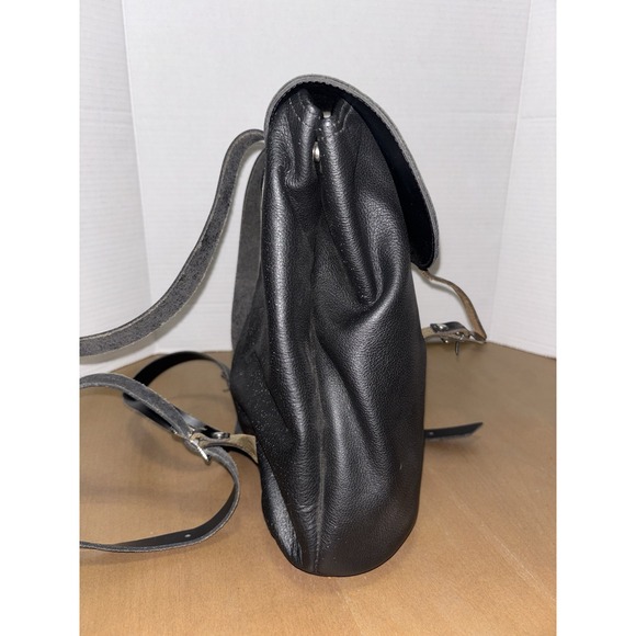 Vintage Harley Davidson Black/White Speckled Leather Backpack/Bar & Shield - Picture 7 of 9